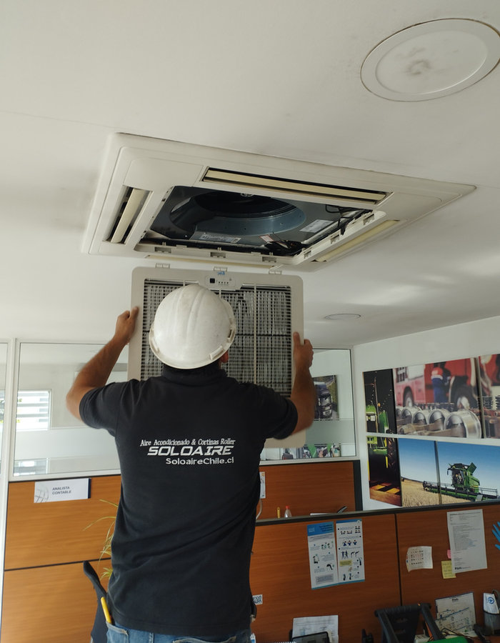 Instalación de aire acondicionado tipo Cassette