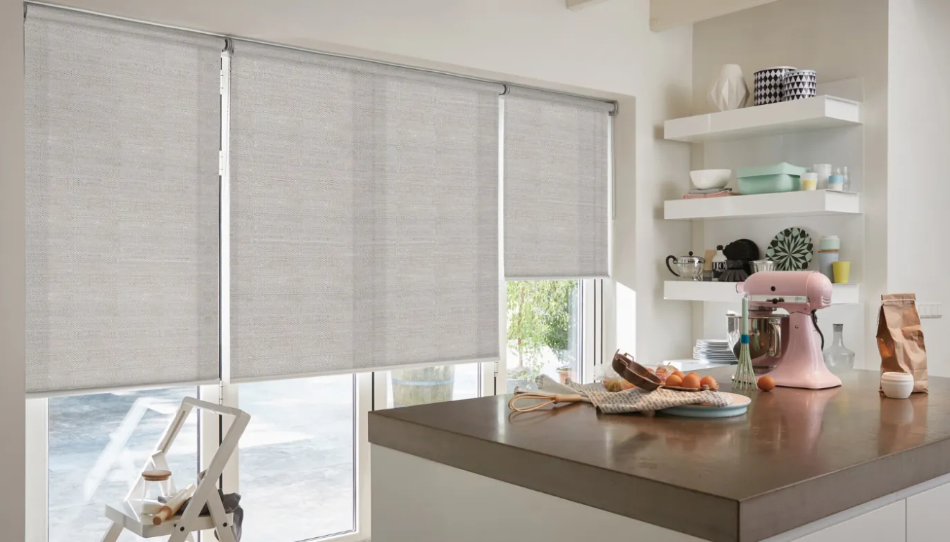 Cortina roller Screen hecha a medida en cocina